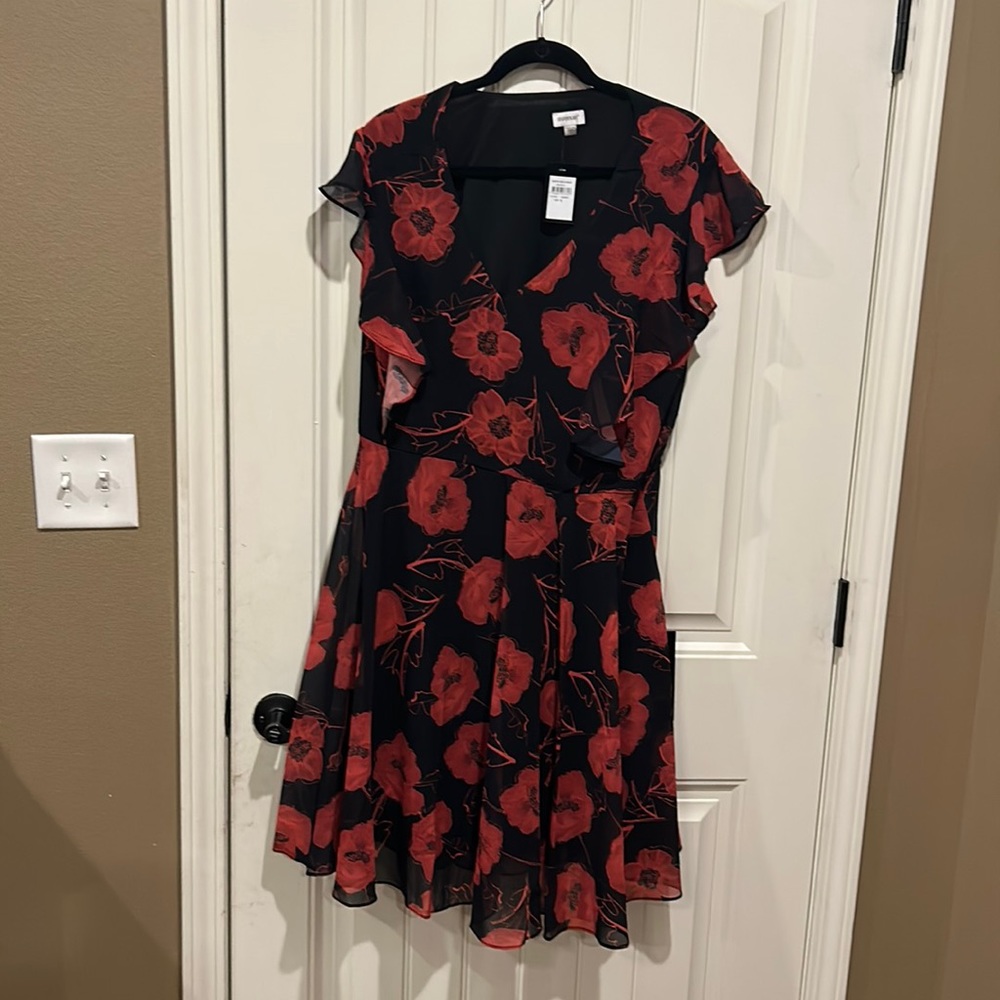Red & black floral print fit & flare dress with ruffle cap sleeves size 18